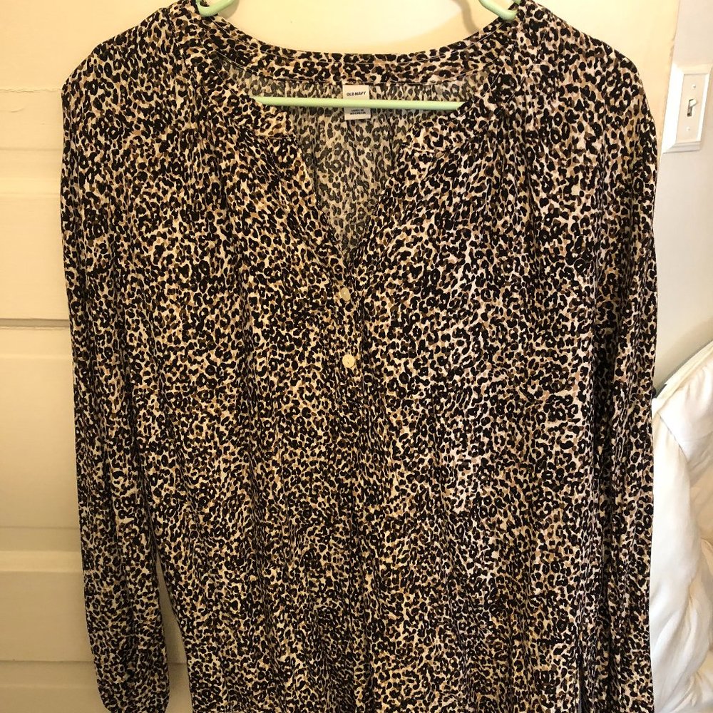 Old Navy L Cheetah Print Top